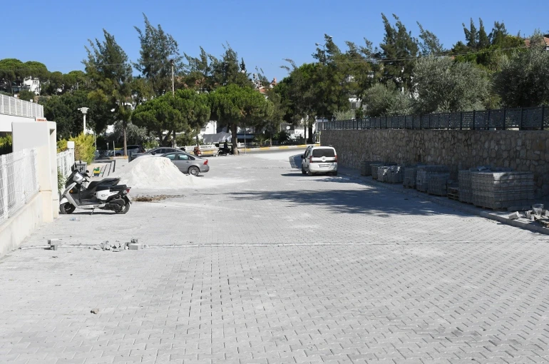 Kuşadası’nda alt ve üst yapı çalışmaları sürüyor