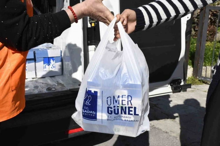Kuşadası’nda çocukların gelişimi için periyodik süt dağıtımı devam ediyor