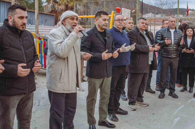 Kuşadası’nda oruçlar dualar eşliğinde açıldı
