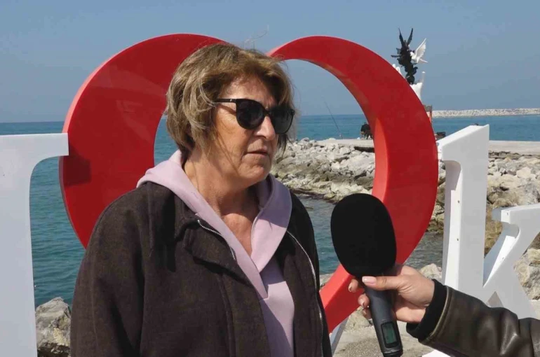 Kuşadası’nda vatandaşlardan Başkan Günel’e destek