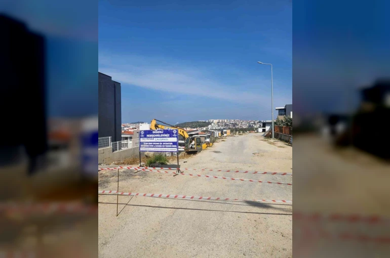 Kuşadası’nda yol yapım çalışmaları sürüyor