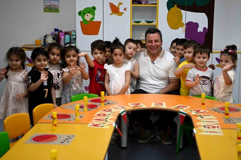 Kuşadası’ndaki Çocuk Gelişim Merkezi ailelerin yükünü hafifletiyor