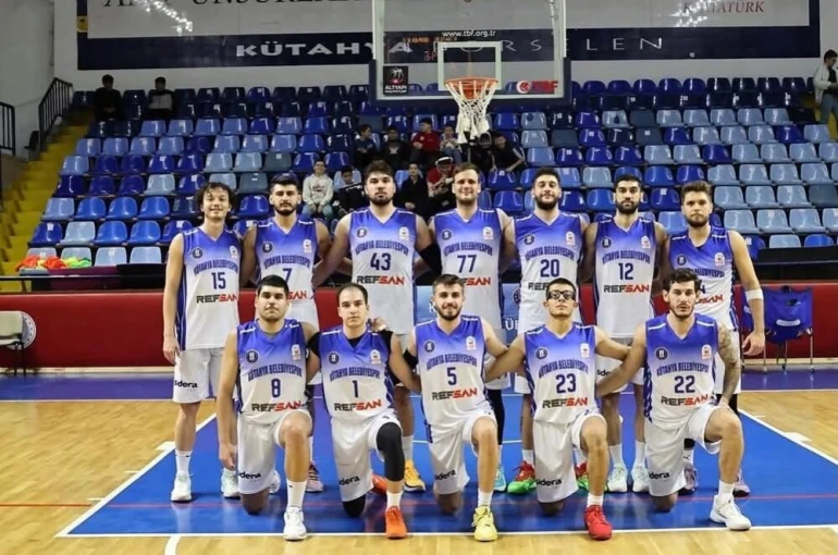 Kütahya Belediyespor, namağlup unvanını korudu