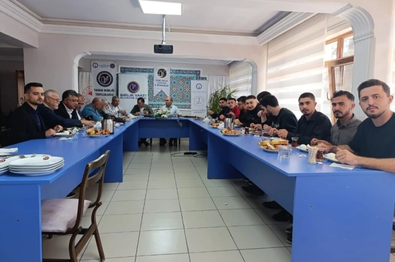 Kütahya Birlik Vakfı’ndan öğrencilerle istişare toplantısı