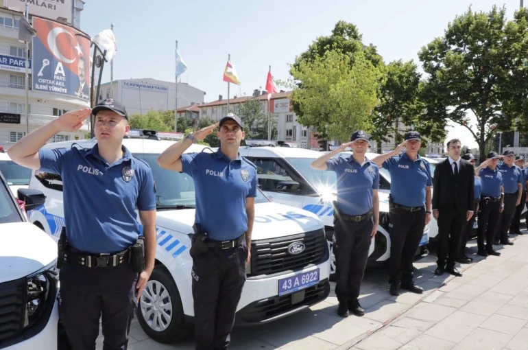 Kütahya Emniyet Teşkilatına 37 yeni hizmet aracı 