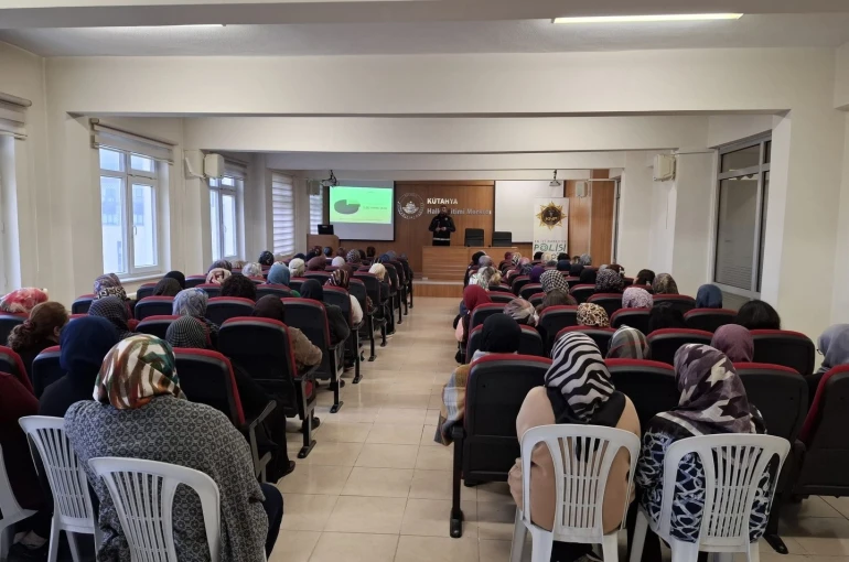 Kütahya Emniyetinden uyuşturucu ile mücadelede bilgilendirme çalışmaları