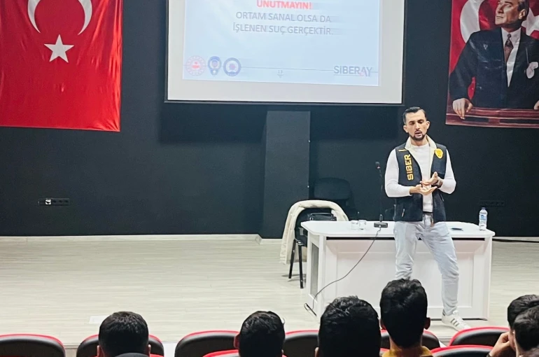 Kütahya İl Emniyet Müdürlüğü’nden öğrencilere siber farkındalık semineri
