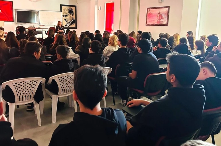 Kütahya İl Emniyet Müdürlüğü’nden öğrencilere siber güvenlik semineri