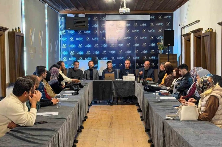 Kütahya’da 15 öğrenciye tablet desteği
