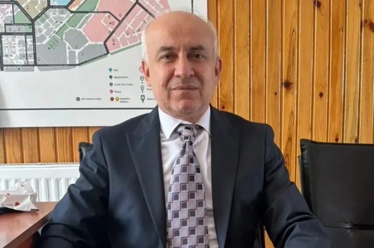 Kütahya’da Doç. Dr. Hasan Basri Karayel’e uluslararası onur