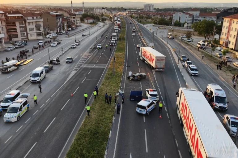 Kütahya’da feci kaza: 1 ölü, 2 yaralı