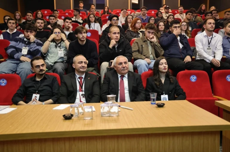Kütahya’da genç zihinler geleceğe ışık tuttu