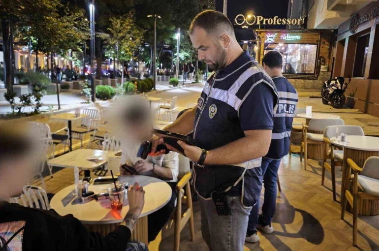 Kütahya’da huzur güven uygulamasında 6 aranan şahıs yakalandı