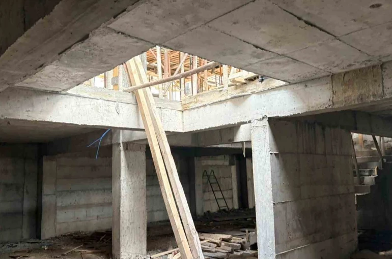Kütahya’da inşaatta iskele çöktü: 4 işçi yaralandı