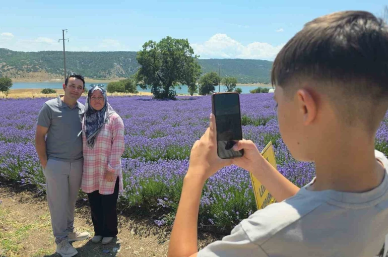 Kütahya’da lavanta bahçesi kapılarını ziyaretçilere açtı