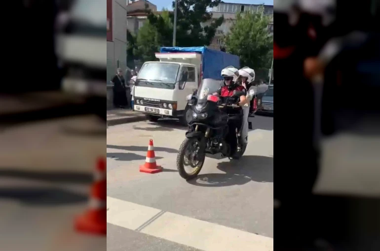 Kütahya’da LGS’ye yetişemeyen öğrencilerin imdadına Yunus Timleri yetişti