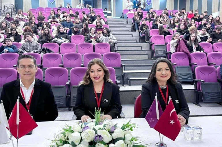 Kütahya’da Liseler Arası Münazara Yarışması’nın finali büyük heyecana sahne oldu