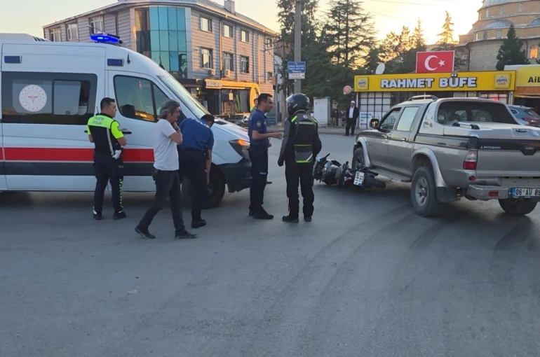 Kütahya’da motosiklet ile cip çarpıştı: 1 yaralı