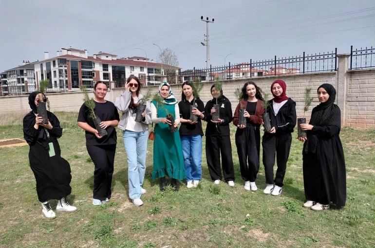 Kütahya’da öğrencilerden doğaya anlamlı katkı
