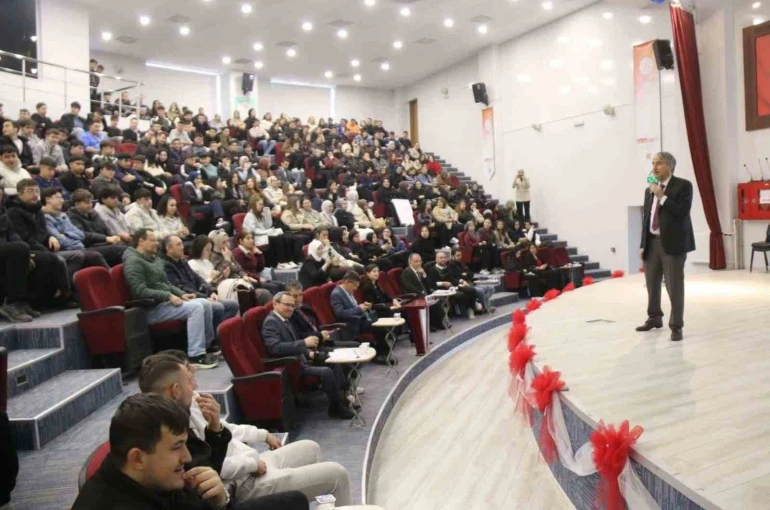 Kütahya’da öğrencilere girişimcilik eğitimi