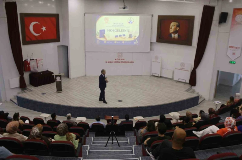 Kütahya’da sene sonu rehber öğretmenler toplantısı düzenlendi