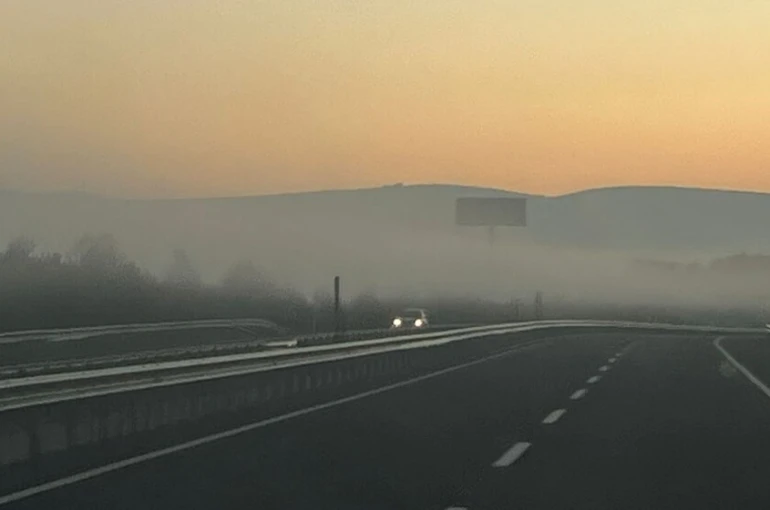Kütahya’da sisli hava etkili oldu