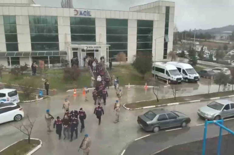 Kütahya’da uyuşturucu ve silah operasyonu