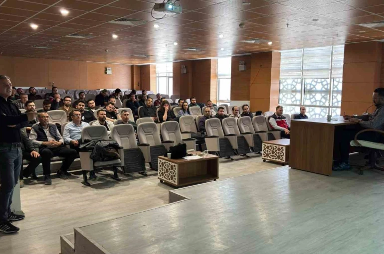 Kütahya’da veteriner hekimlere hizmet içi eğitim düzenlendi