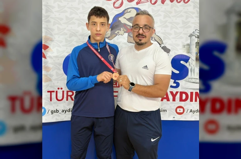 Kütahyalı güreşçi Mert Başarı Türkiye üçüncüsü oldu