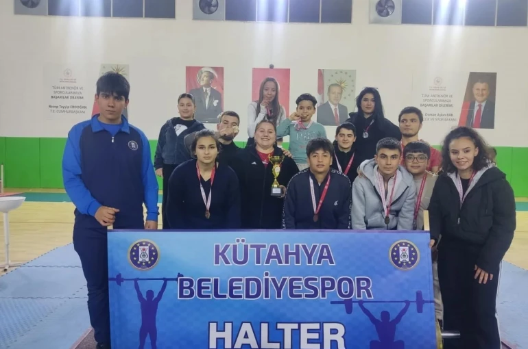 Kütahyalı haltercilerinden büyük başarı