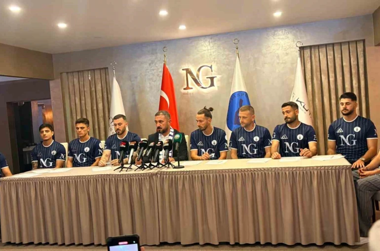 Kütahyaspor 9 futbolcuyla sözleşme imzaladı