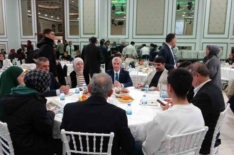 Kutsal topraklardan dönen 175 öğrenci için yemek programı düzenlendi