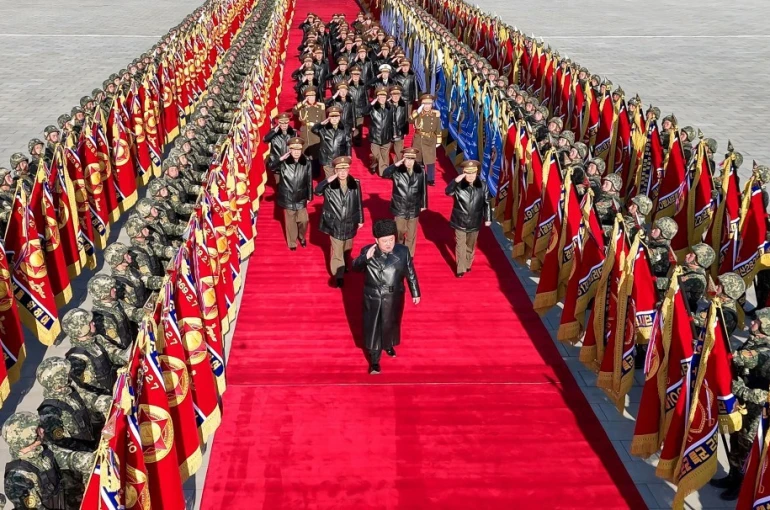 Kuzey Kore lideri Kim: "Ordumuzun savaş cephesi daha da genişleyecek"