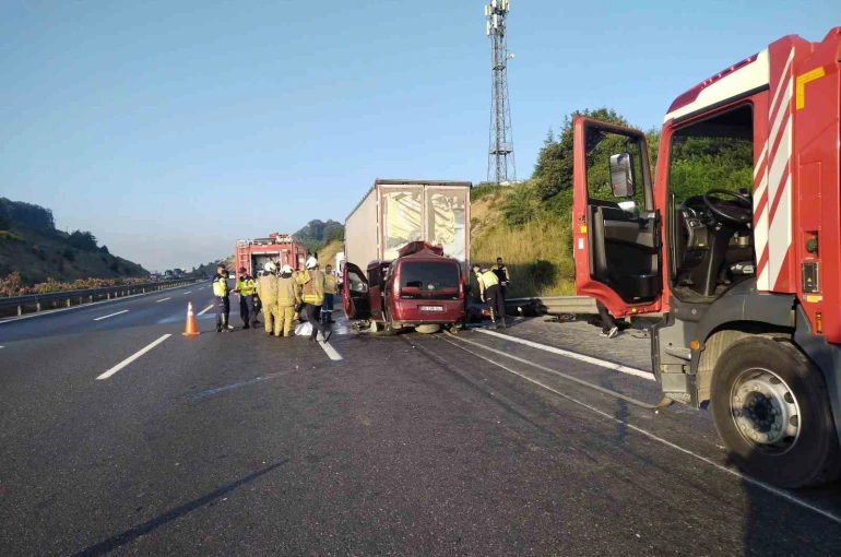 Kuzey Marmara Otoyolu’nda feci kaza: 1’i bebek 3 kişi hayatını kaybetti