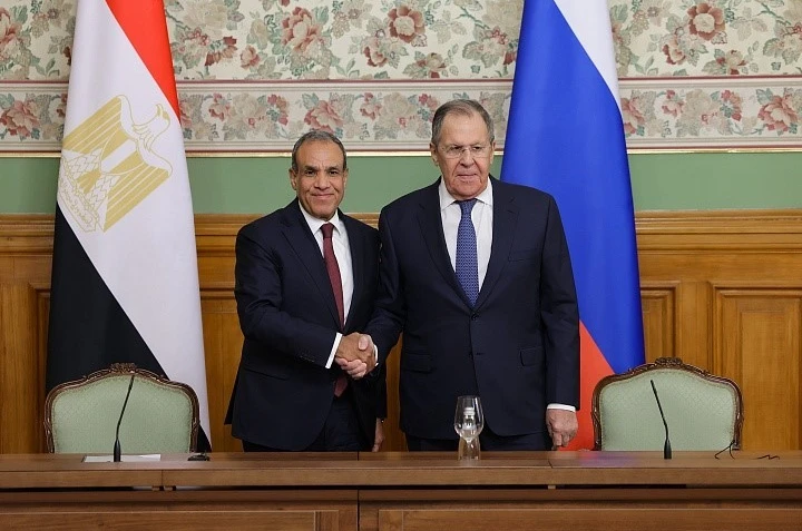 Lavrov: "ABD’nin sadece Hürmüz’ün açılmasını talep etmesi değil, savaşı sonlandırması da gerekiyor"