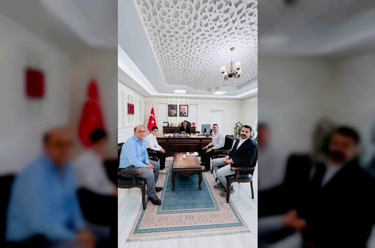 LGS Ağrı şampiyonu Muhammed Yusuf Işık’a Kaymakam Dertlioğlu’ndan anlamlı ödül