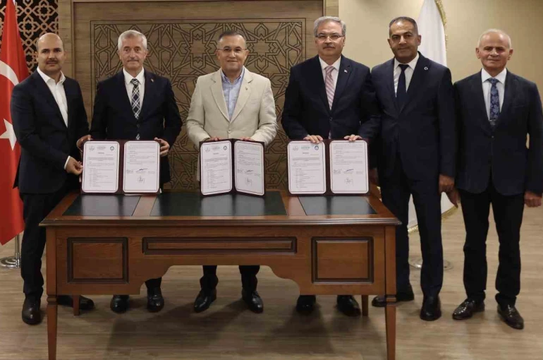 LGS’de başarı gösteren öğrencilere Şahinbey’den eğitim desteği