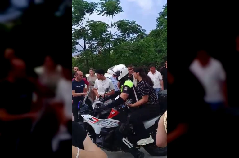LGS’ye geç kalan öğrencilerin yardımına polis yetişti