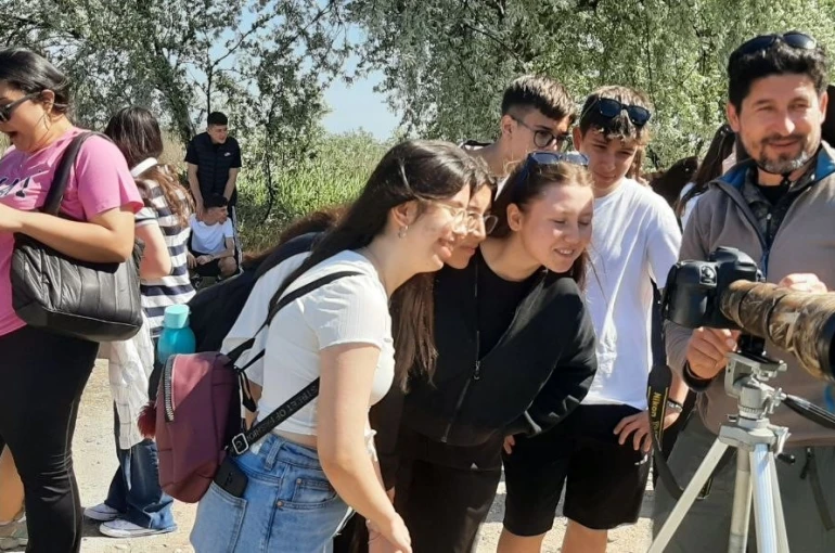 Lise öğrencilerinden sulak alan temizliği 