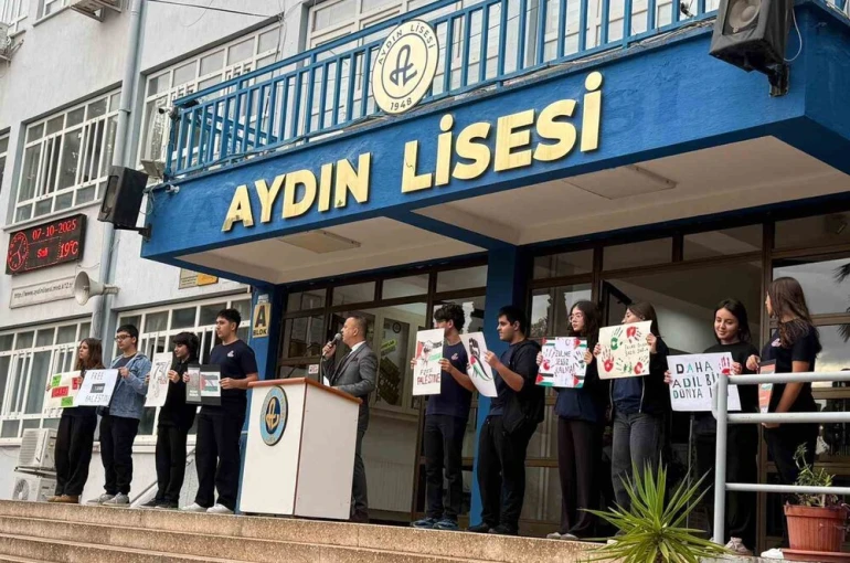 Liseli gençler Gazze’deki zulme dikkat çekti