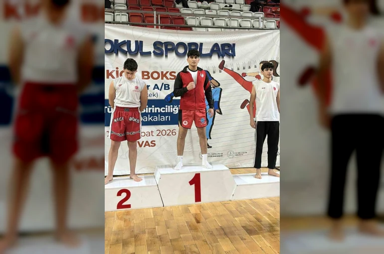 Liseli kick boks sporcusu Türkiye şampiyonu oldu