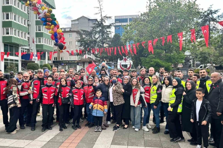 Lösemiyi yenen Alparslan için gökyüzüne balon bıraktılar 