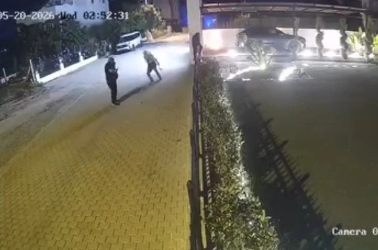 Lüks aracı böyle kundakladılar