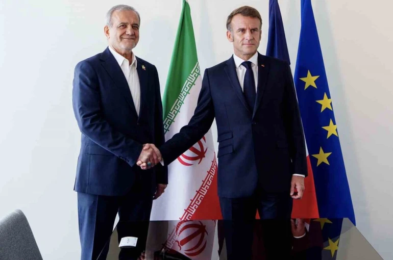 Macron, İran Cumhurbaşkanı Pezeşkiyan ile görüştü