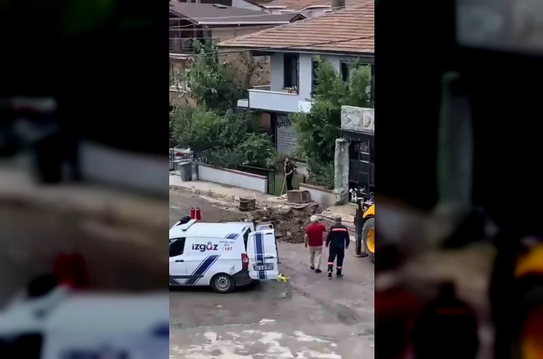 Mahallede korku dolu anlar: Gaz hattı delindi