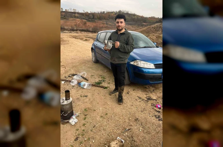 Mahsur kalan mavi balıkçıl kuşunu doğa gezisine çıkan gençler kurtardı
