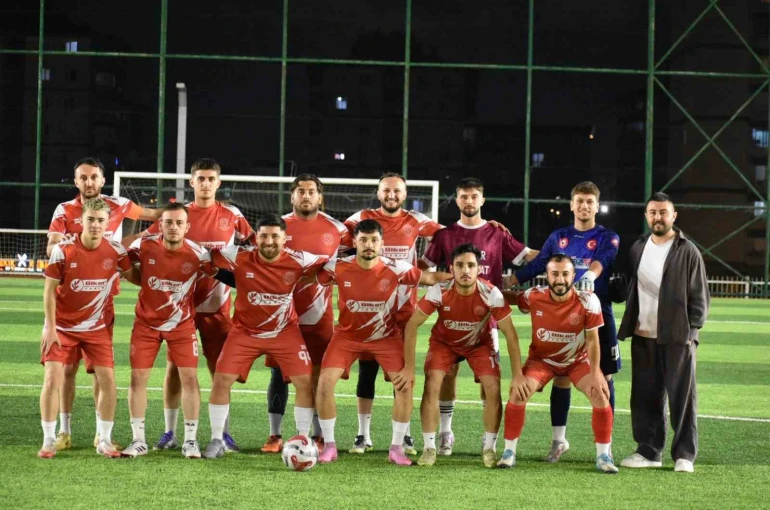 Major 1. Lig’de mücadele eden Niğde temsilcisi Ovalıbağ FK, şampiyonluk yolunda ilerliyor