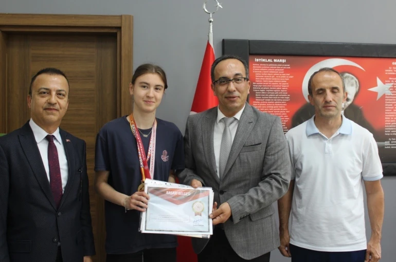 Makedonya’da altın madalya kazanan öğrenciden Türkiye şampiyonluğu