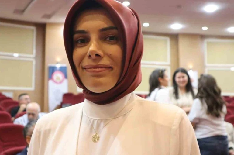 Malatya Eczacı Odası’nda Ebru Sönmez yeniden başkan seçildi
