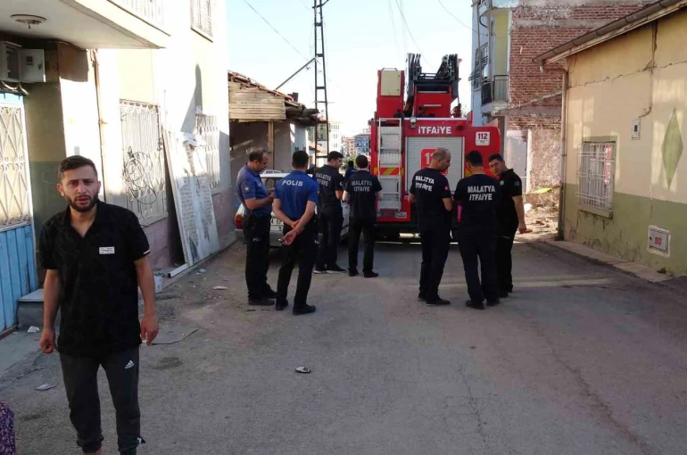Malatya’da 5 büyüklüğündeki deprem paniğe neden oldu